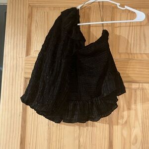 DO+BE Black one shoulder Women’s top.